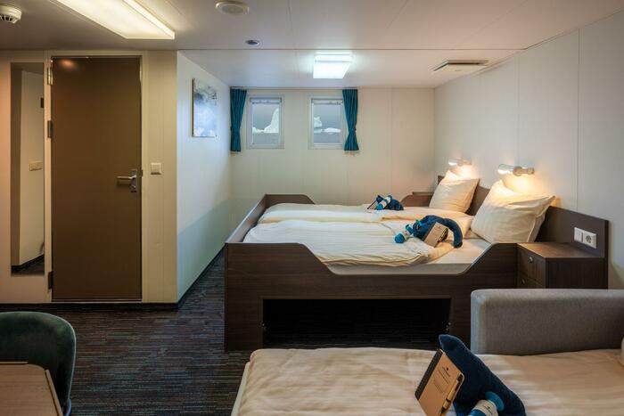 Oceanwide Expeditions, Ortelius, Superior & Sleeping Sofa 03 ©Olaf Kramer - Oceanwide Expeditions.jpg